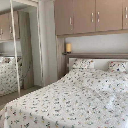 T2 Climatise Au Lavandou, Proche - Fr-1-308-199 *