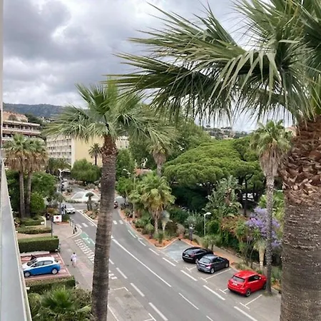 Apartment T2 Climatise Au Lavandou, Proche - Fr-1-308-199 *